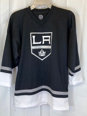 Los Angeles Kings YOUTH XL Jersey Shirt Black White 16/18 Long Sleeve V Neck